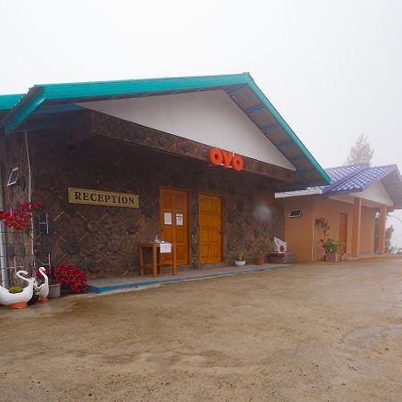 Oyo 90043 Jasni Rijan Resort Ranau Bagian luar foto