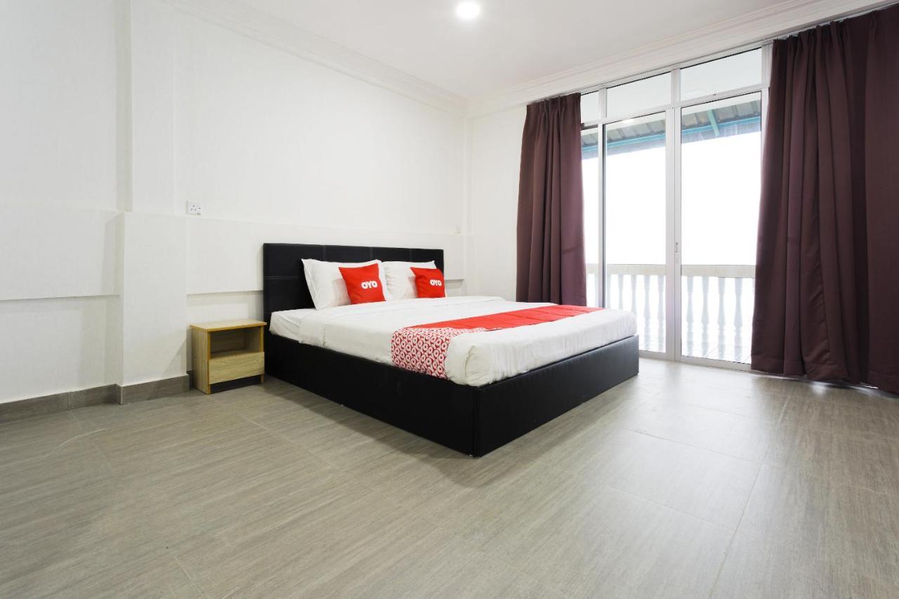 Oyo 90043 Jasni Rijan Resort Ranau Bagian luar foto