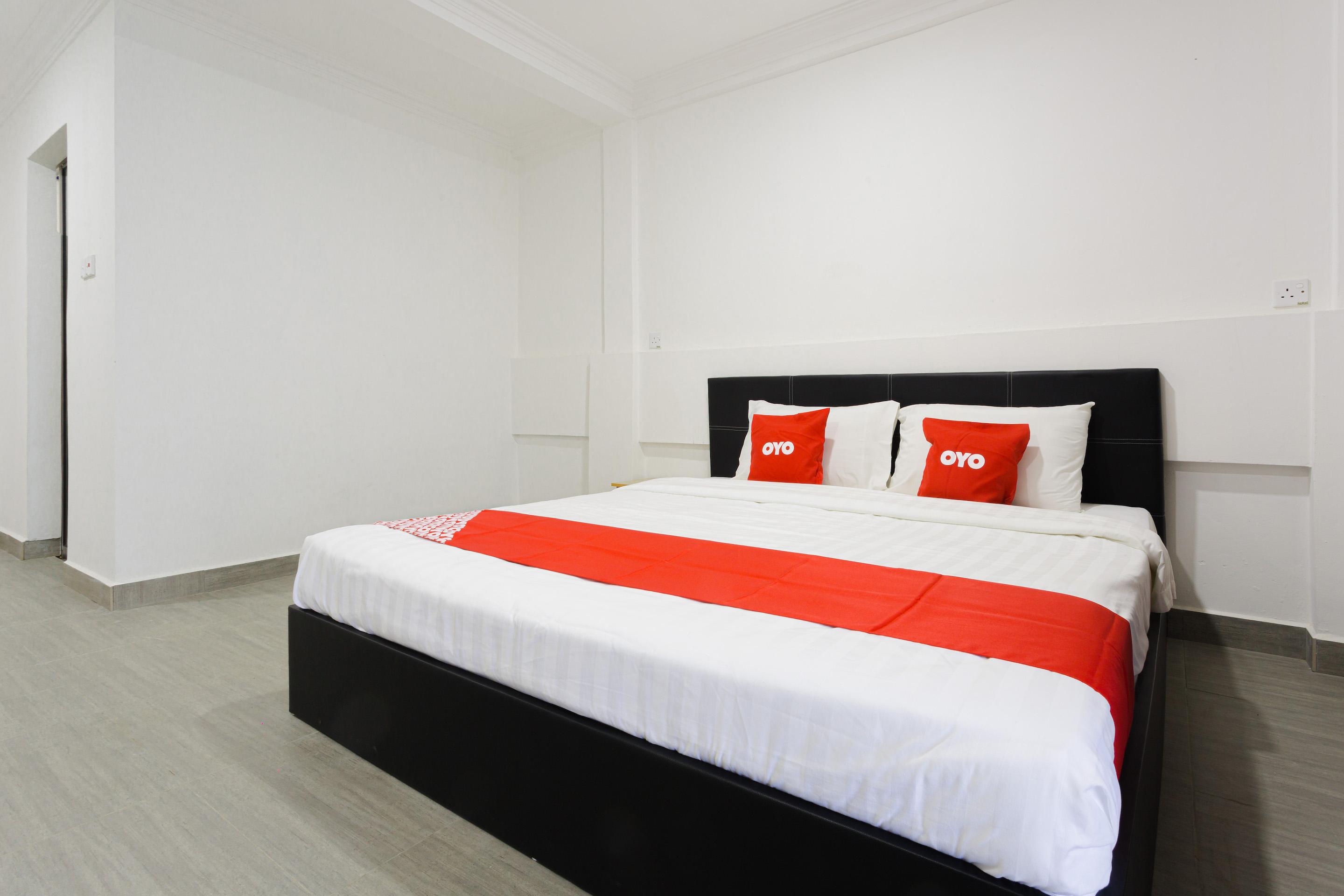 Oyo 90043 Jasni Rijan Resort Ranau Bagian luar foto