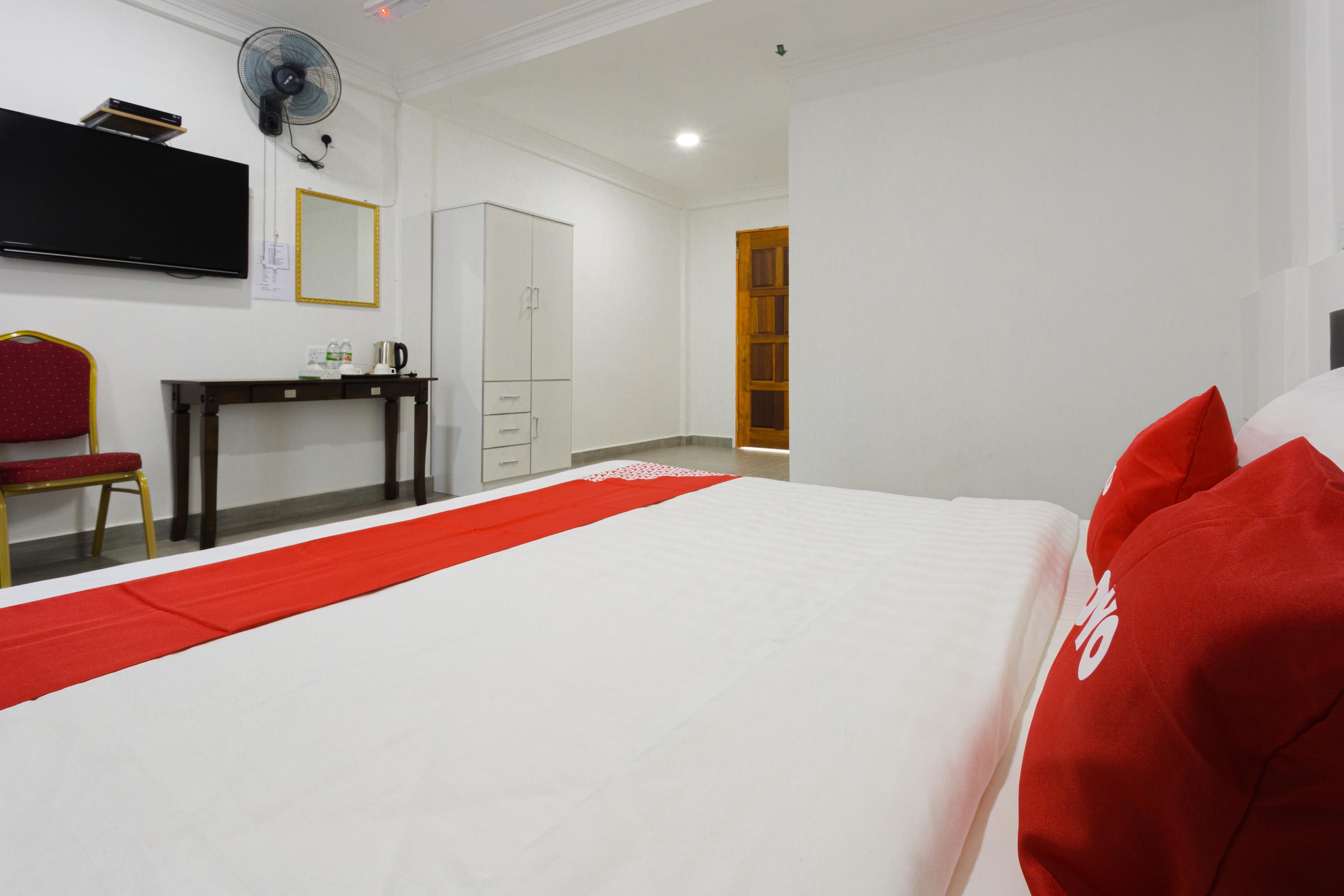Oyo 90043 Jasni Rijan Resort Ranau Bagian luar foto
