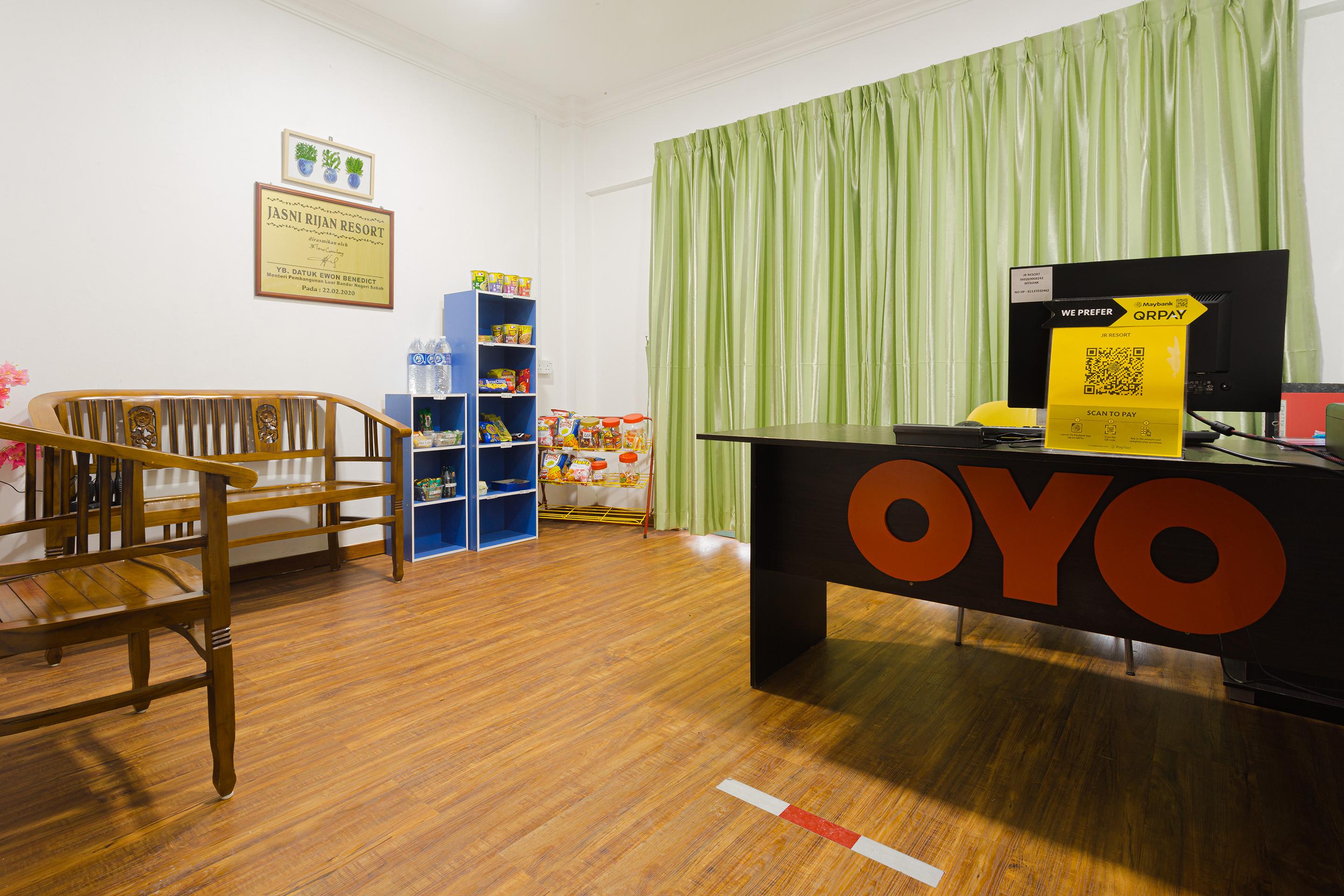 Oyo 90043 Jasni Rijan Resort Ranau Bagian luar foto