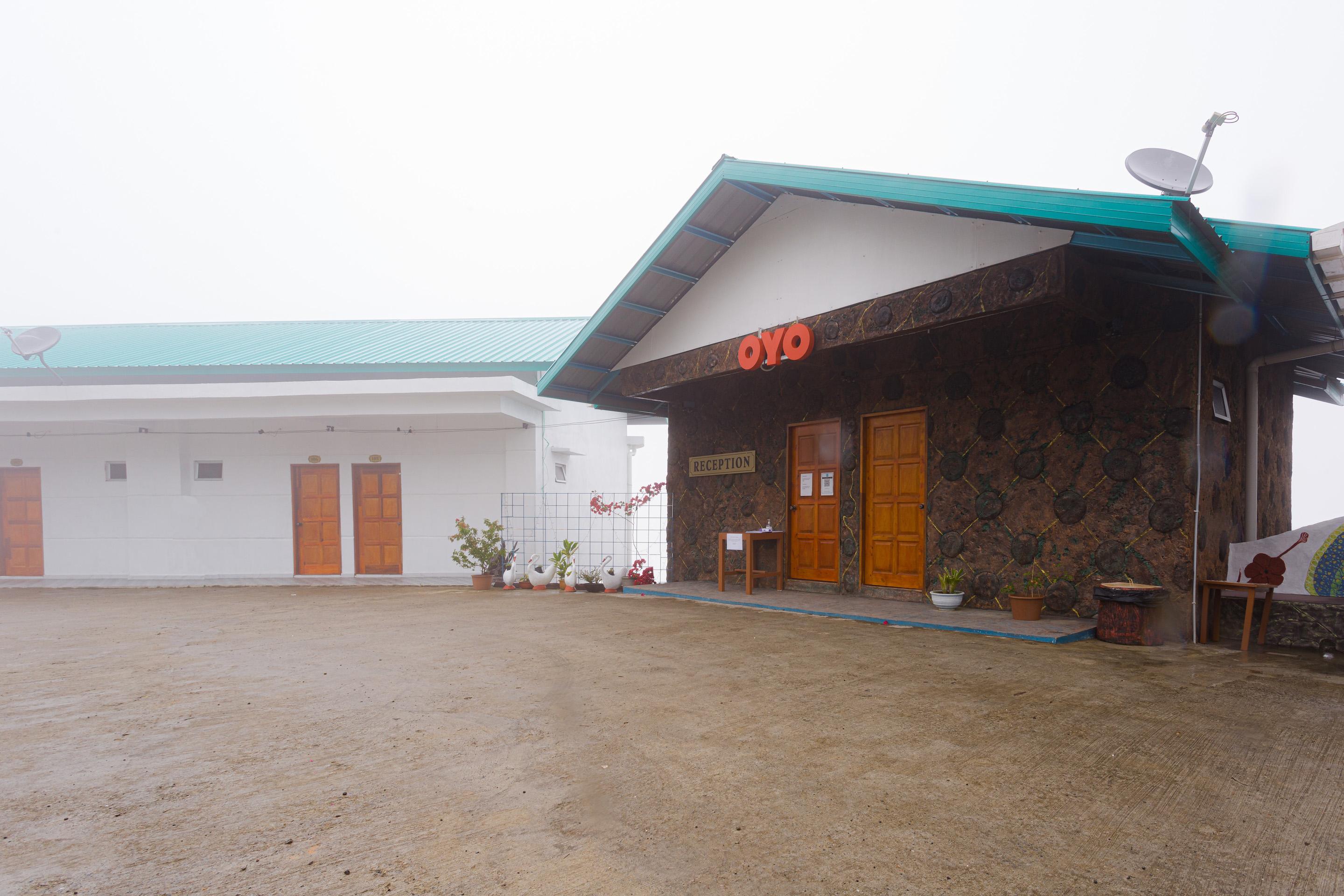 Oyo 90043 Jasni Rijan Resort Ranau Bagian luar foto